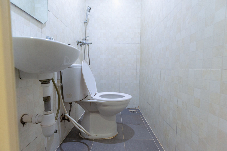 Bathroom 4, RedDoorz @ Nagoya Indah Batam, Batam