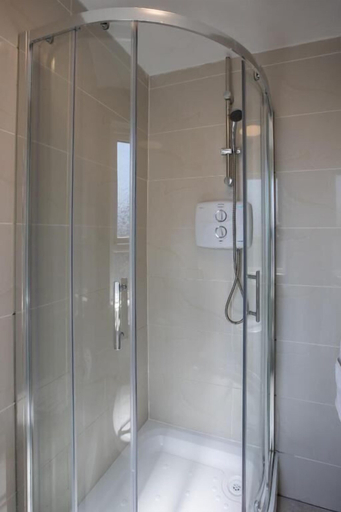 Bathroom 4, Grafton Street District Apartments, Dublin