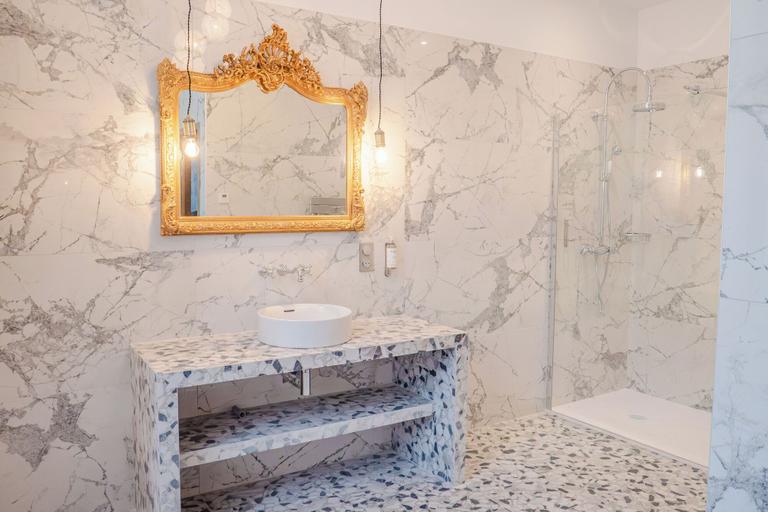 Bathroom, Chateau du Parc Pezenas, Hérault