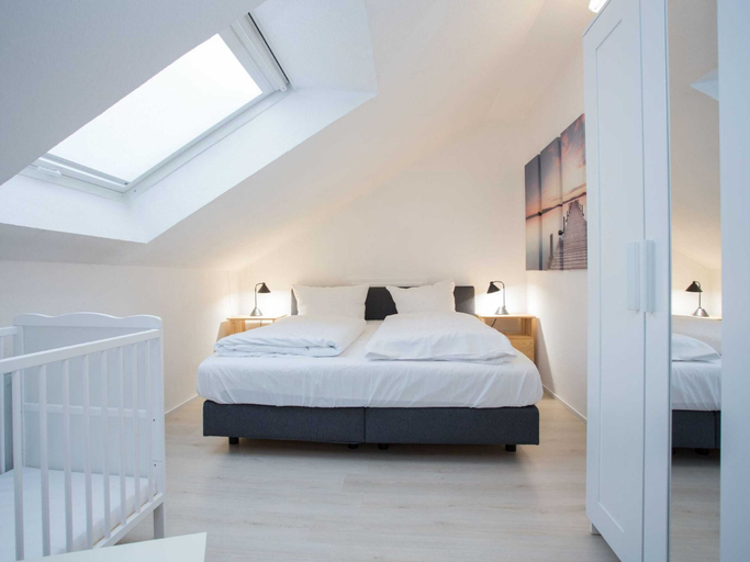 Bedroom 4, Wohnung mit Balkon in der Nhhe von Winterberg, Hochsauerlandkreis