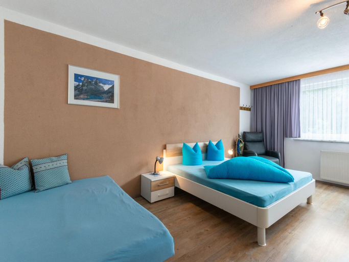 Bedroom 2, Apartment in Strengen near Ski Slopes, Landeck