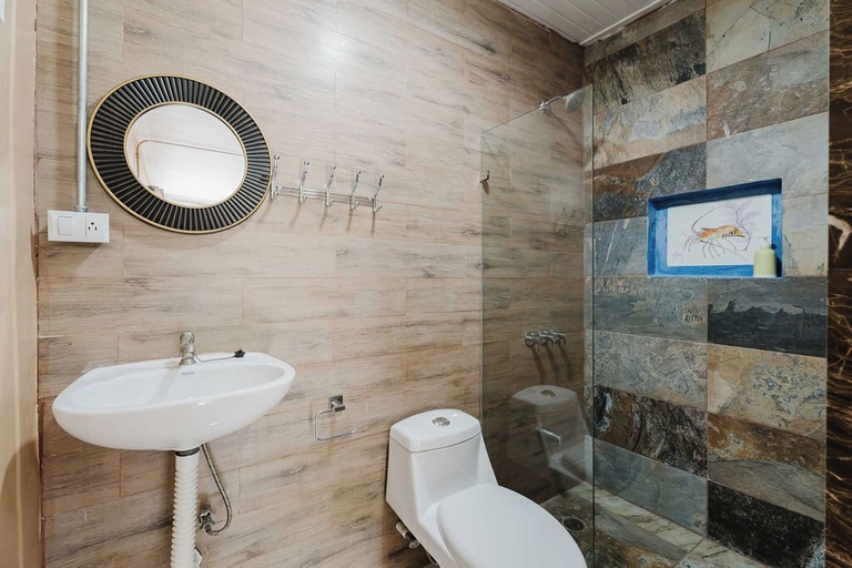 Bathroom 3, Ronny's Flat Manuel Antonio, Aguirre