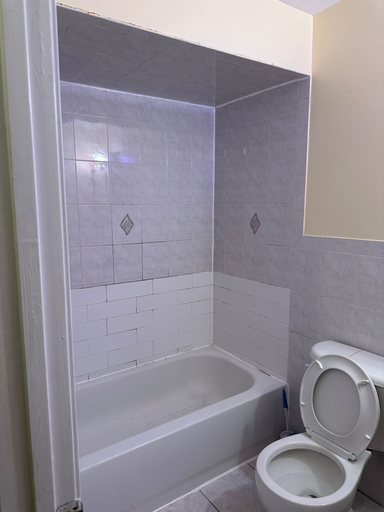 Bathroom 5, NWK 457 ROOM 113-C, Newark