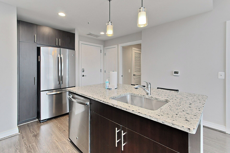 Others 5, Modern getaway in Reston 2 bedroom, Fairfax