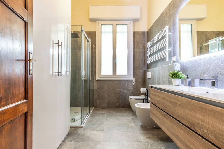 Bathroom 3, HouSmart Emilia Levante 98, Bologna