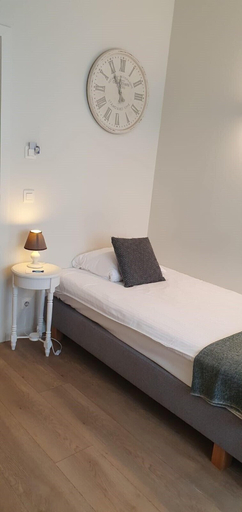 Bedroom 4, Hotel du Bassin, West-Vlaanderen