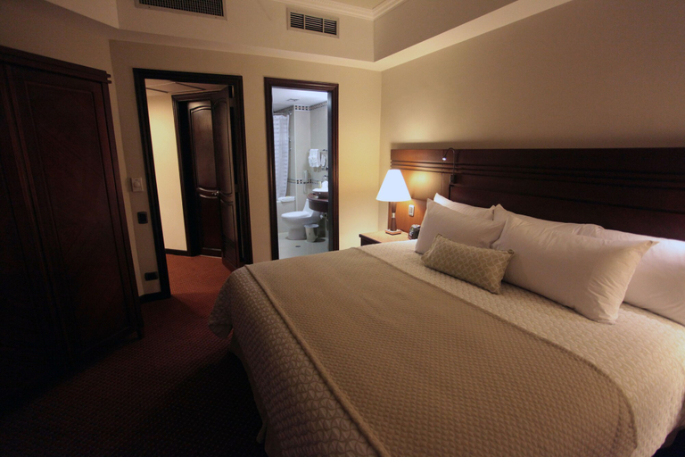 Bedroom 4, Executive Suites Valencia, Valencia