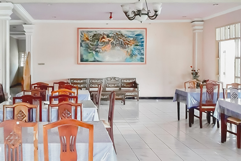 Food & Drinks, Urbanview Hotel Mahkota Pantai Pelabuhan Ratu by RedDoorz, Sukabumi