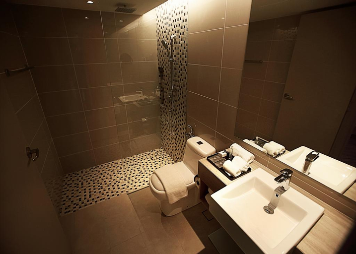 Bathroom 11