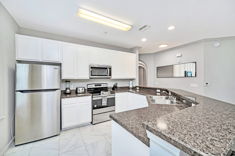 Room 5, Upstay - Condo Near Disney w Games Pool Sauna, Orange