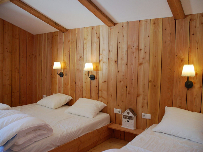 Bedroom 2, Premium Chalet in Innerkrems With Sauna, Spittal an der Drau