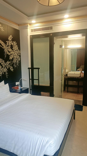 Bedroom 12