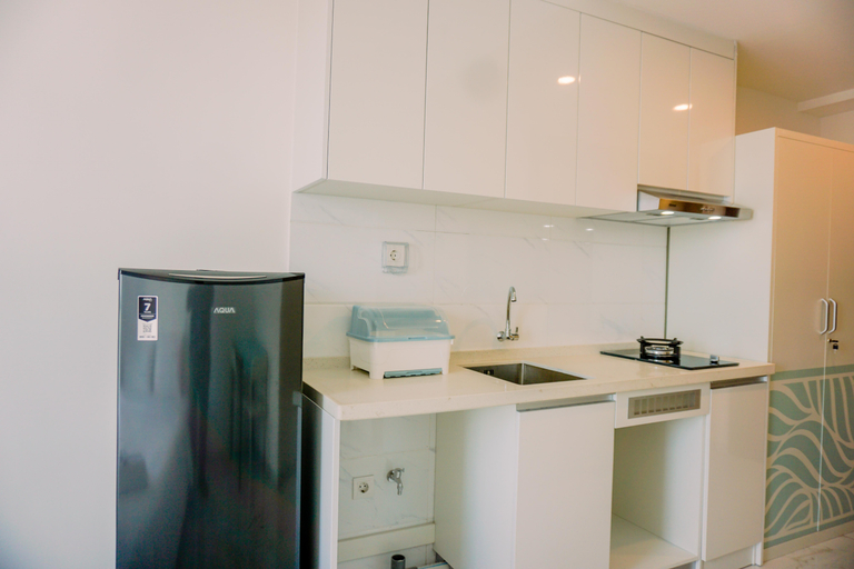 Others 2, Minimalist and Nice Studio at Sky House Alam Sutera Apartment By Travelio, Tangerang