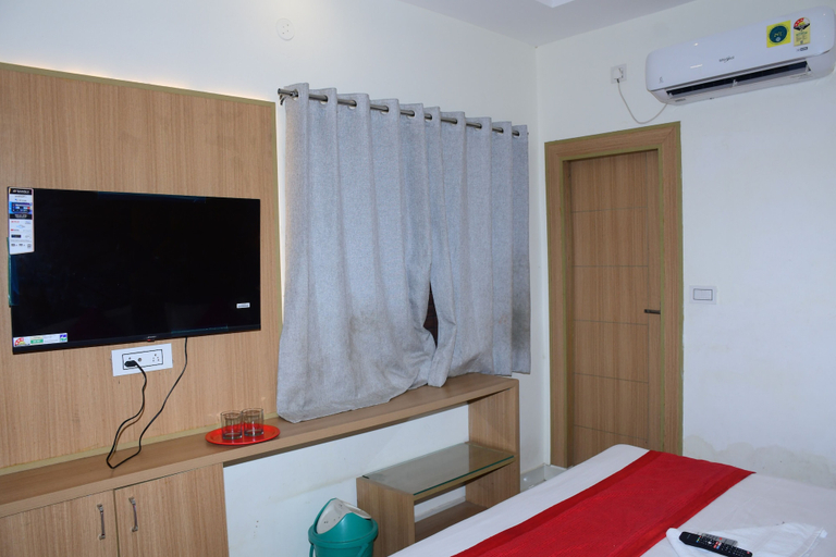 Bedroom 2, Hotel JP Regency, Hardwar