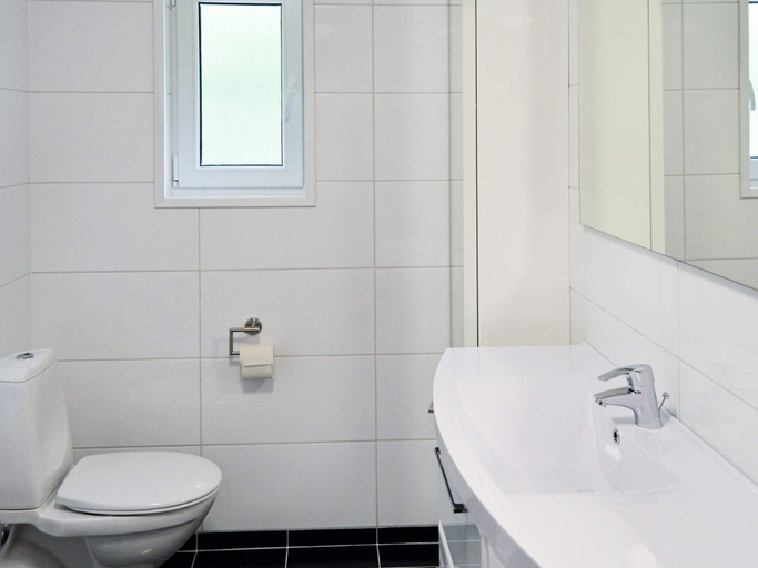 Bathroom 4, Holiday Home in Eidsvåg, Nesset