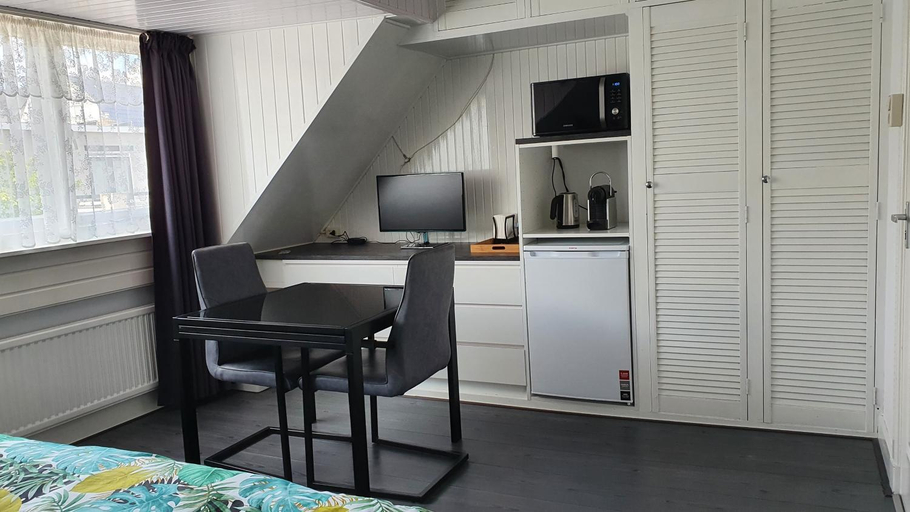 Others 3, Guesthouse Zandvoort, Zandvoort
