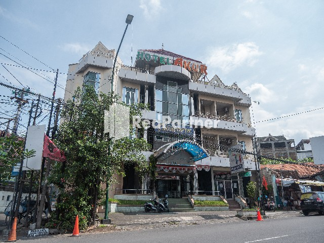 Exterior 5