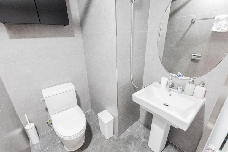 Bathroom 4, MJ Stay 2, Jongno