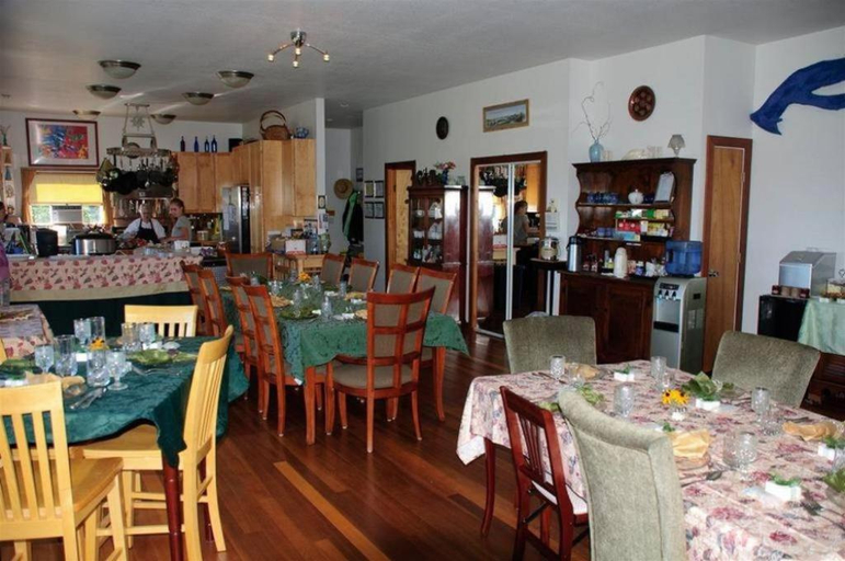 Food & Drinks 4, Coppertoppe Inn & Retreat Center, Grafton