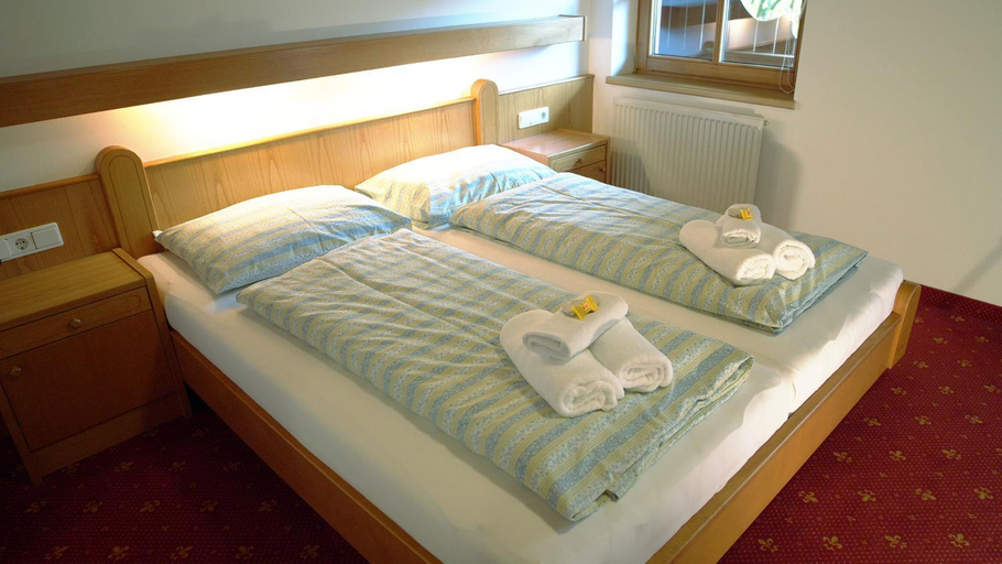 Bedroom 3, Pension Traube, Schwaz