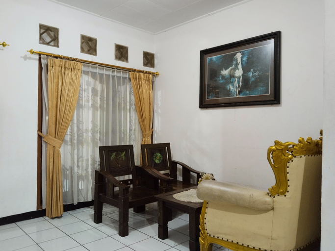 Others 4, Villa Estria, Bogor