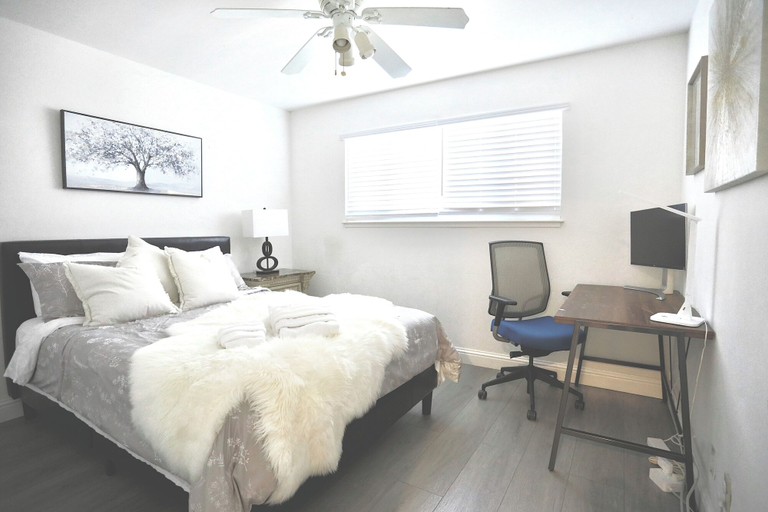 Bedroom 1, Silicon Valley Airbnb, Santa Clara