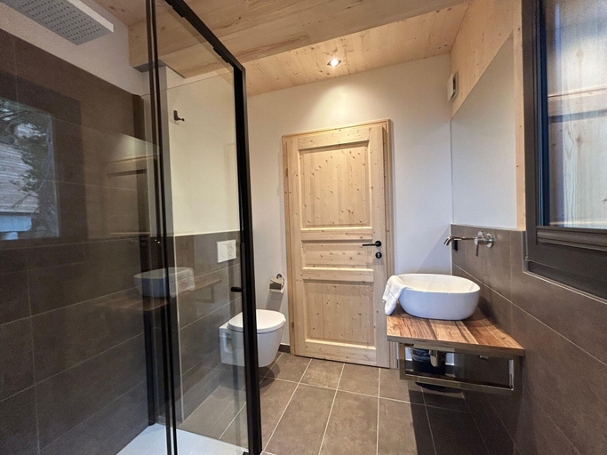 Bathroom 5, Superior Chalet With Sauna and hot tub, Murau