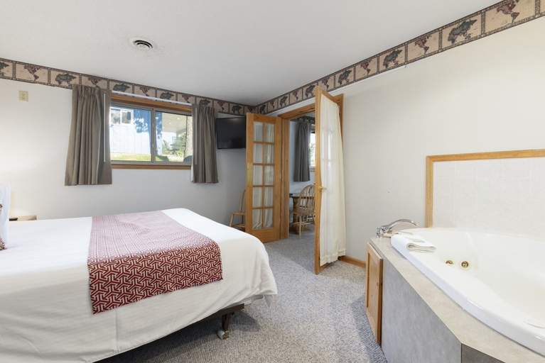 Bedroom 3, Pelican Lakes Motel, Crow Wing