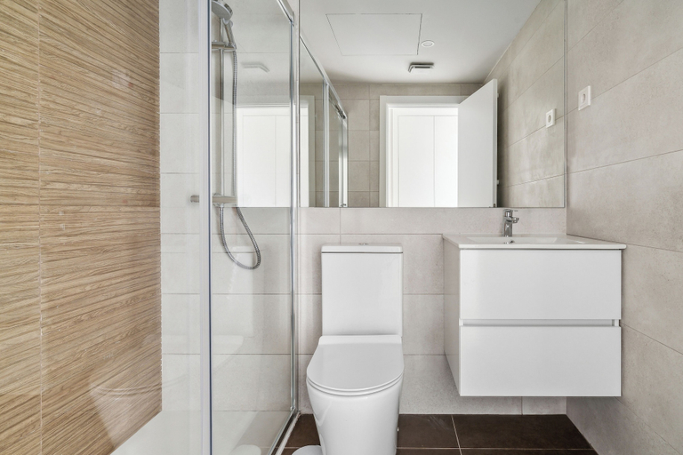 Bathroom 3, Truliving Vallecas by Habyt, Madrid