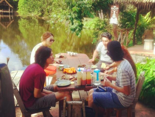 Food & Drinks