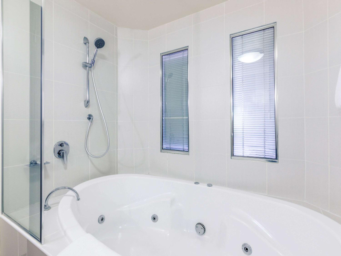 Bathroom 11