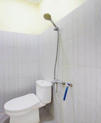 Bathroom 3, Hotel O Sleman Near Bandara Adi Sutjipto Formerly Joglo Sorogenen, Sleman