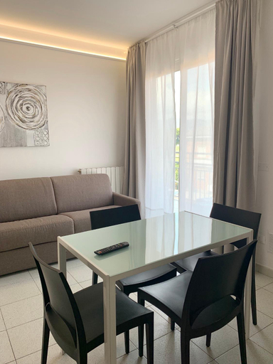 Dining Room 18