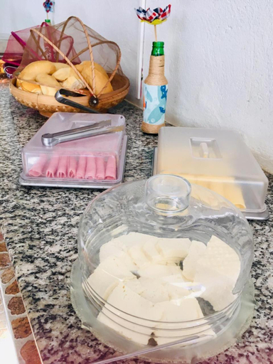 Food & Drinks