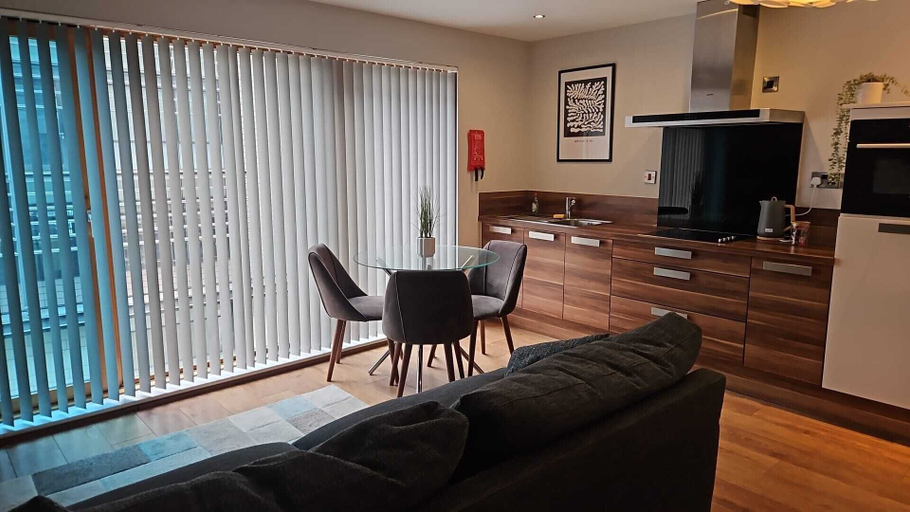 Others 4, 2nd Floor City Apartment, Sheffield