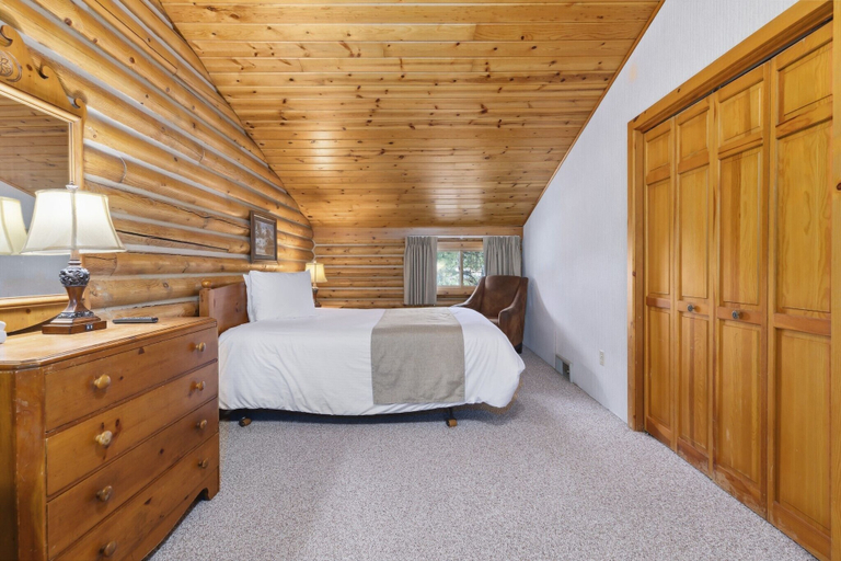 Bedroom 2, The Lodges at Breezy Point, Crow Wing