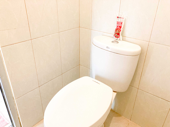 Bathroom 4, RedDoorz near Lippo Mall Yogyakarta, Yogyakarta