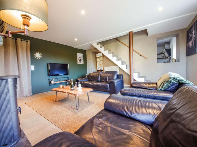 Living area 2, Quietly Located Farmhouse L'echappee Belle, Luxembourg