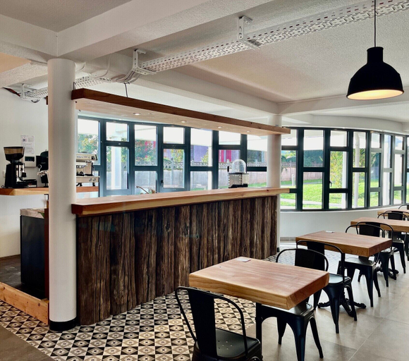 Food & Drinks 5, Les Cimes du Mont Royal, Haute-Garonne