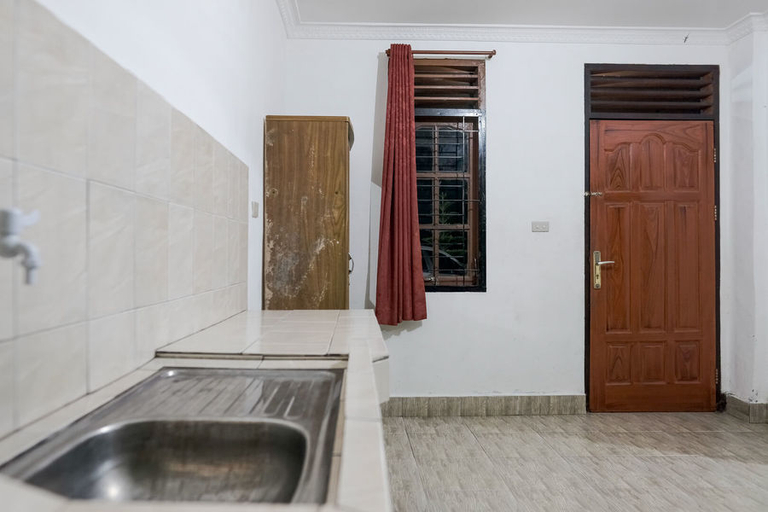 Others 4, Hotel 78 Parapat RedPartner, Simalungun