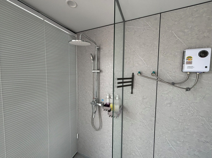 Bathroom 4, Space House Hotel Phuket, Phuket Island