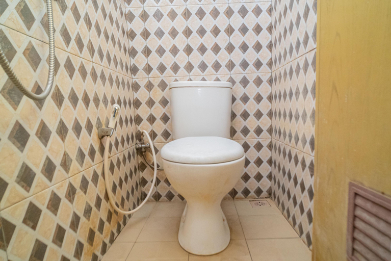 Bathroom 9