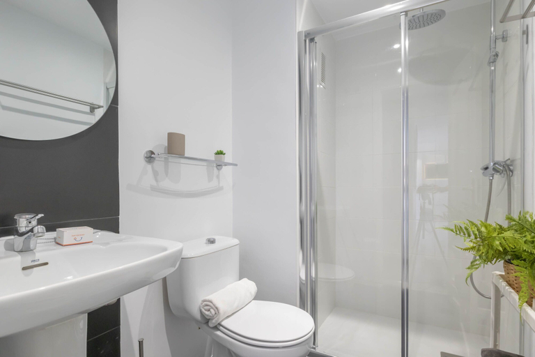 Room 3, Calahonda Elegance With Pool And Sea View, Málaga