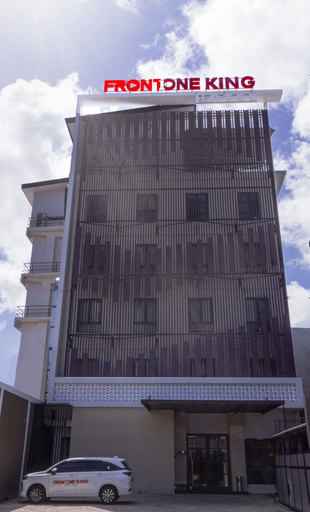 Exterior & Views 2, Front One King Hotel Tuban, Tuban