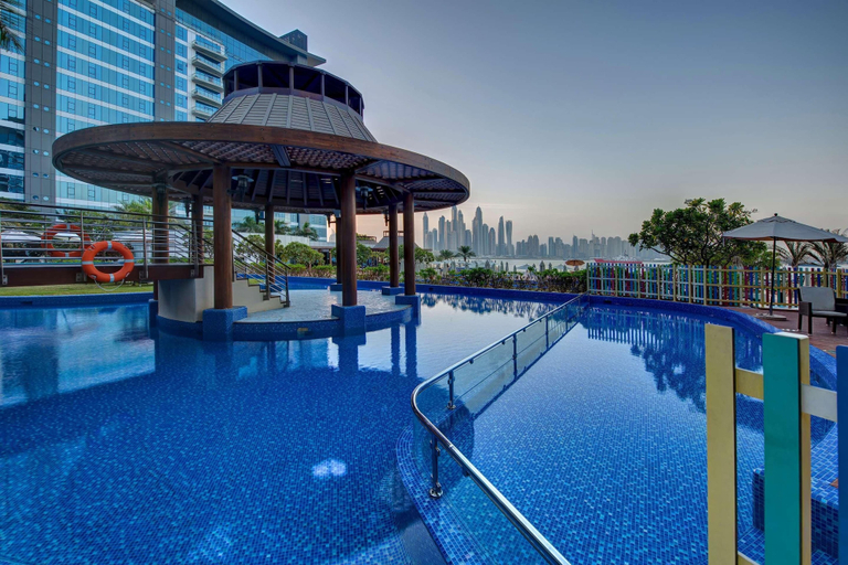 Sport & Beauty, Waves - Palm Jumeirah Apt with Balco, Dubai