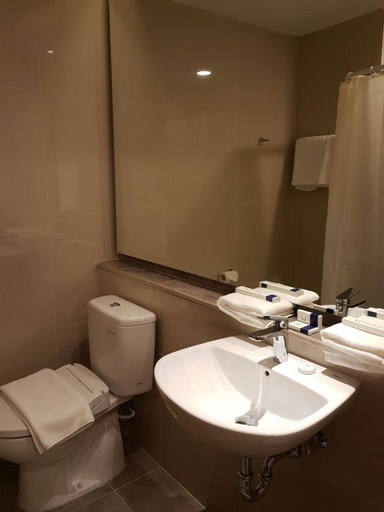 Bathroom 4