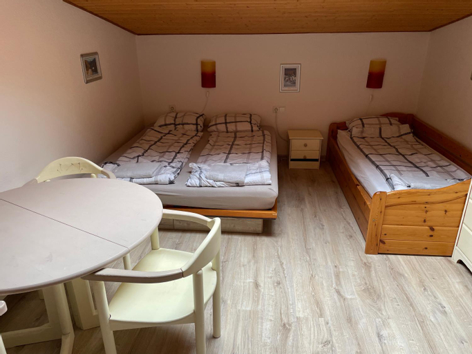 Bedroom 2, White Rose apartment in Kulmhof, Liezen