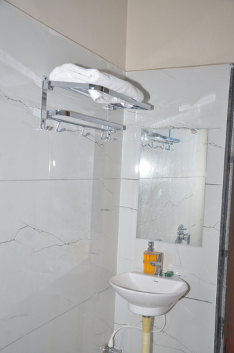 Bathroom 4, Hotel Ramayana, Parbhani