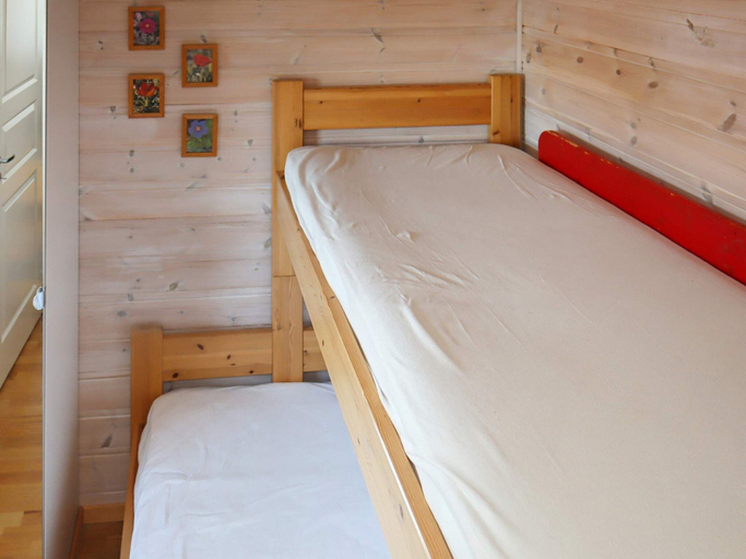 Bedroom 2, 4 Star Holiday Home in Klokkarvik, Sund