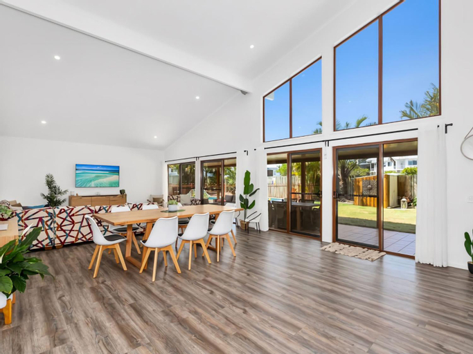 Others 5, Coastal Soul - Pet Friendly, Family Entertainer with Pool, Tweed - Tweed-Heads